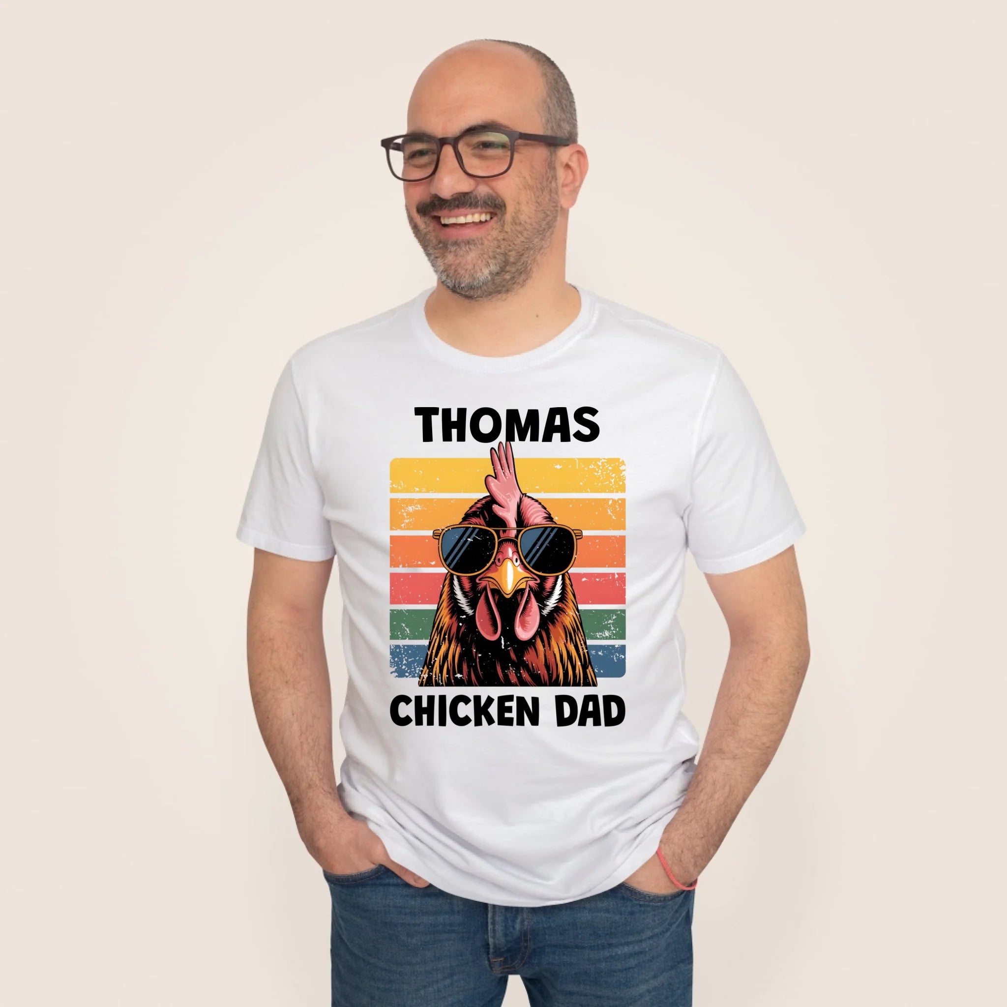 2000x2000px_Male-Model-Tshirt-Mockup2_beige_weiss