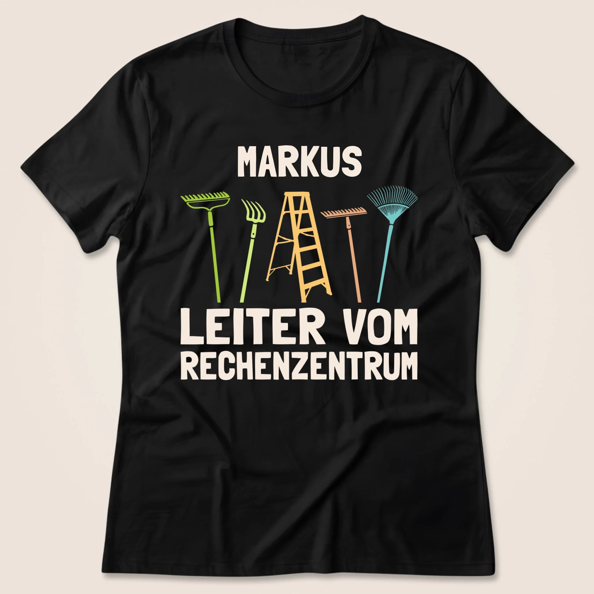 2000x2000 T-Shirt Mockup Female_Schnitt_beige_black