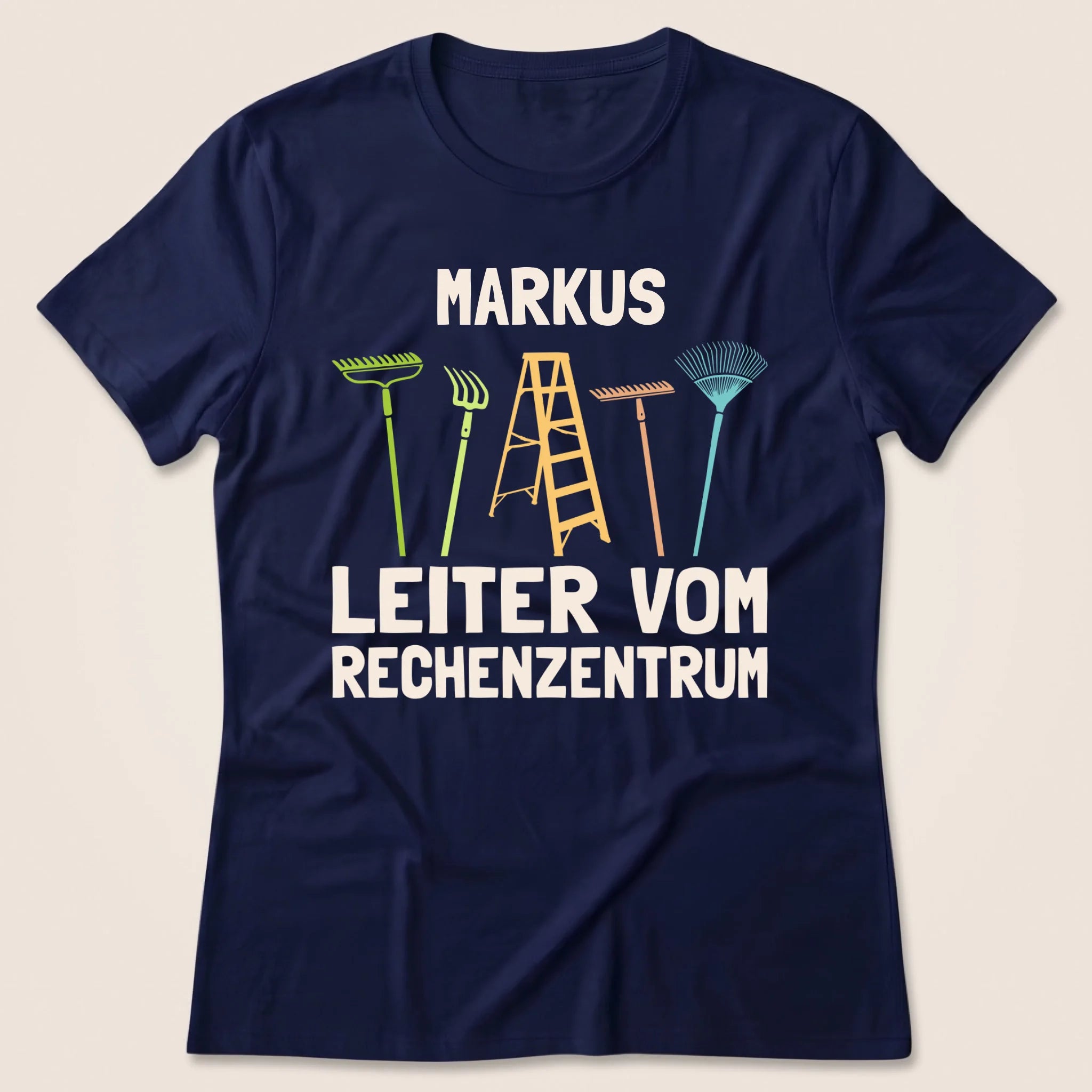 2000x2000 T-Shirt Mockup Female_Schnitt_beige_navy
