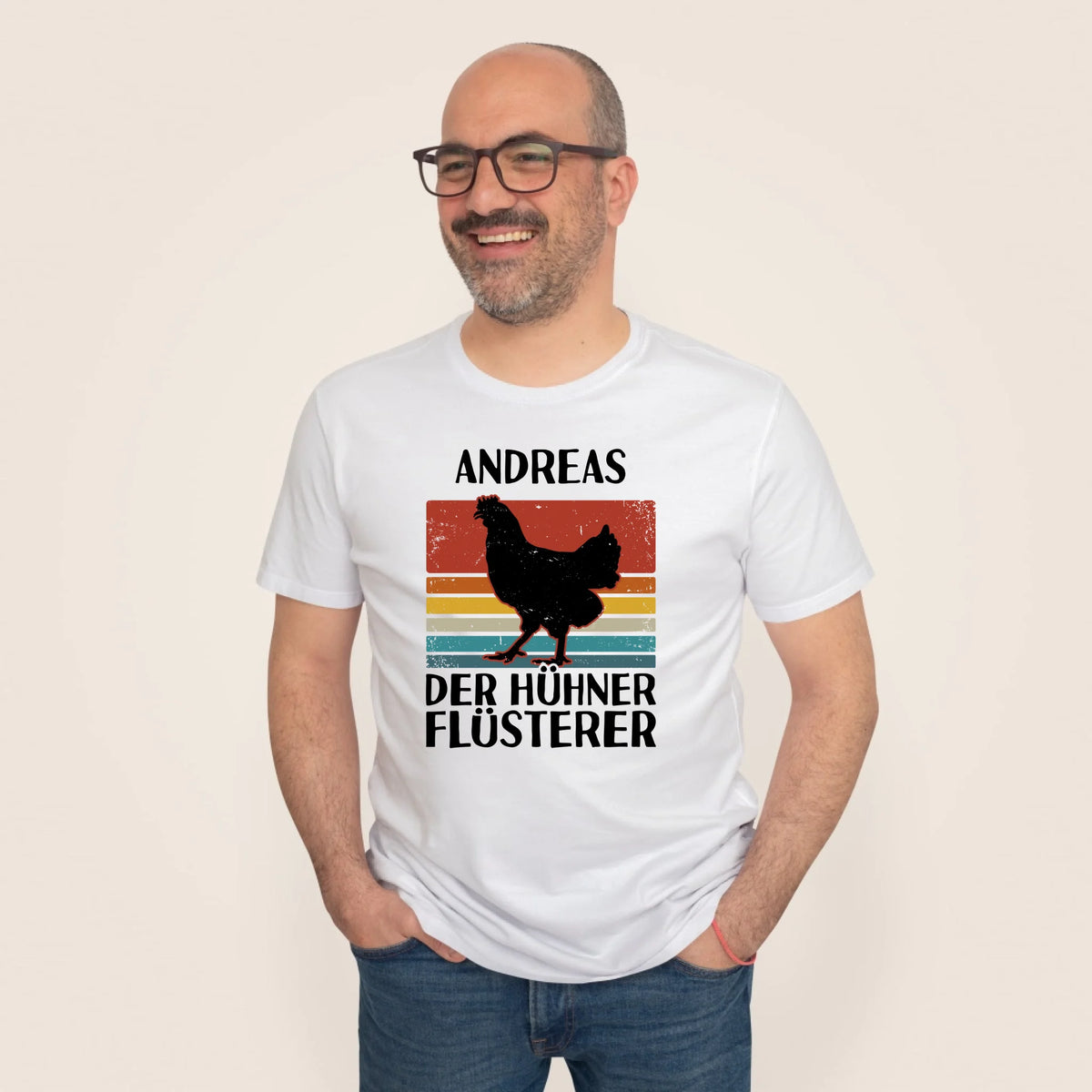 2000x2000px_Male-Model-Tshirt-Mockup2_beige_weiss