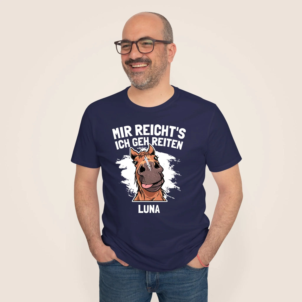 2000x2000px_Male-Model-Tshirt-Mockup2_beige_navy